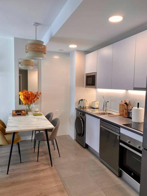 Nuevo Moderno Apartamento De Lujo Sevilha Exterior foto